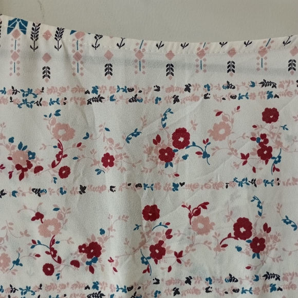 Floral Drop Shoulder Top - Picture 2 of 15